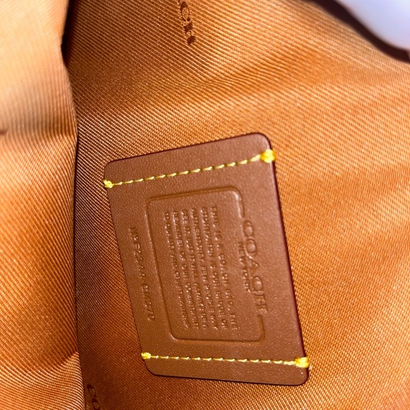 Coach Charter Crossbody Sling Front carry Pack belt bag - Picture 2 of 8